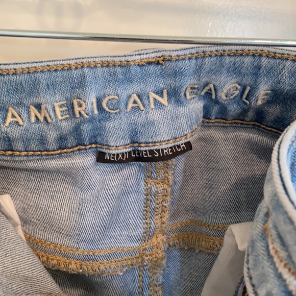 AMERICAN Eagle Sz 6 X-Long Light Denim Blue Jean Distressed Next Level Stretch - Picture 7 of 14